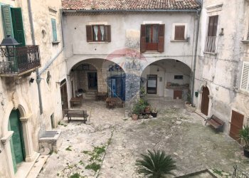 Casa all\'aperto - Castello Via Chiesa Madre
 
11, Vico del Gargano - foto 1
