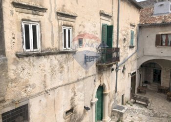 Edificio all\'aperto - Castello Via Chiesa Madre
 
11, Vico del Gargano - foto 3