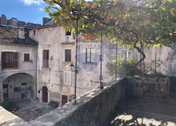 Edificio all\'aperto - Castello Via Chiesa Madre
 
11, Vico del Gargano - foto 23