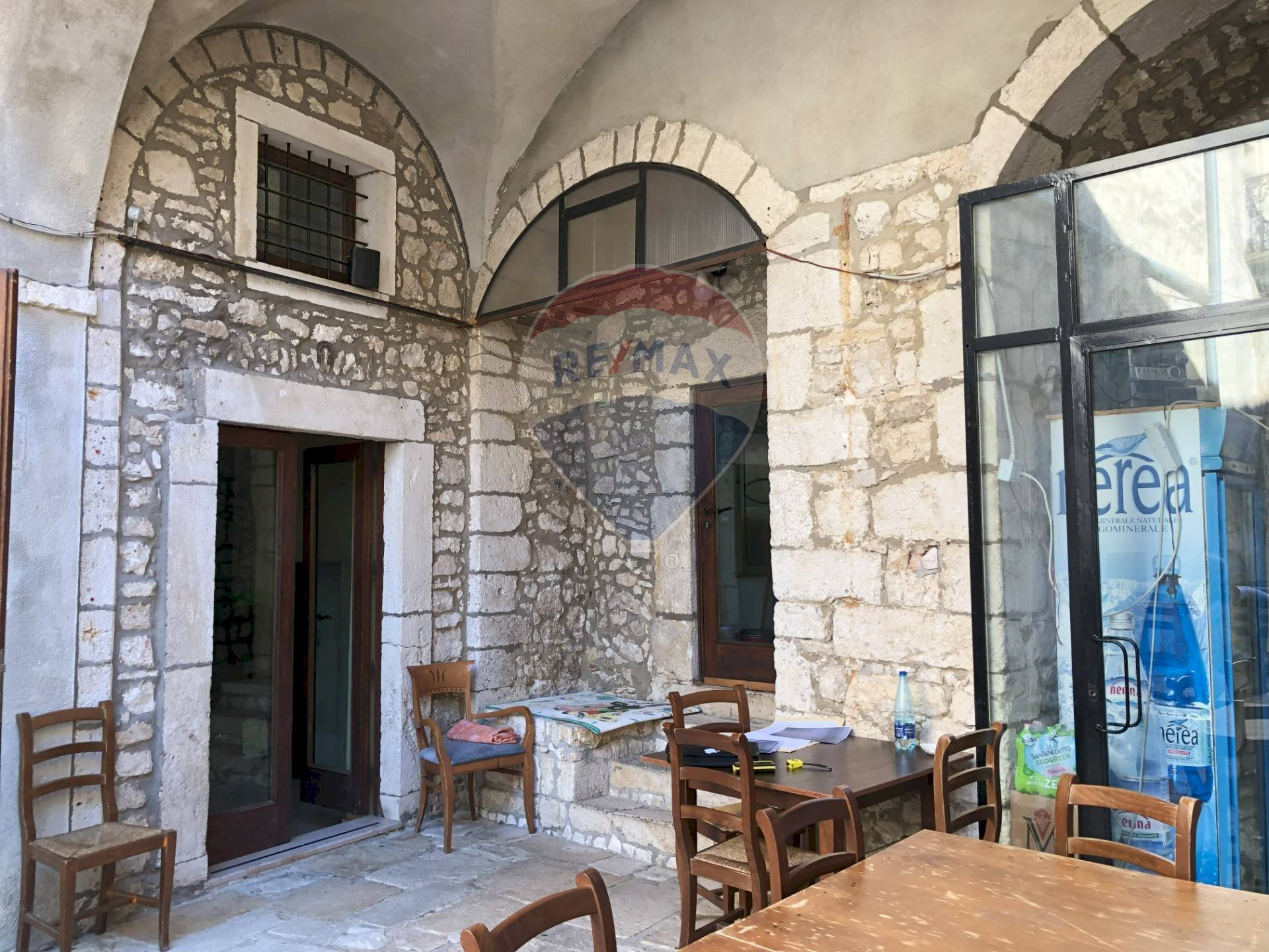 Sala da pranzo - Locale Commerciale via castello
 
6, Vico del Gargano - foto 1