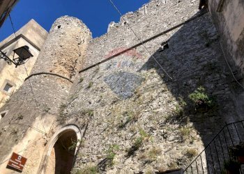 Edificio all\'aperto - Locale Commerciale via castello
 
6, Vico del Gargano - foto 3