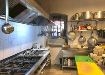 Cucina - Locale Commerciale via castello
 
6, Vico del Gargano - foto 9