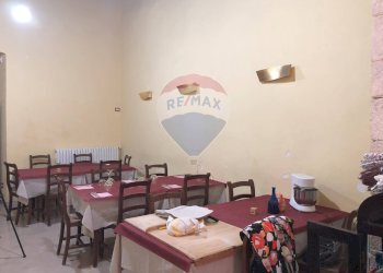 Sala da pranzo - Locale Commerciale via castello
 
6, Vico del Gargano - foto 17