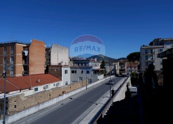 Edificio all\'aperto - Casa indipendente Via Verdi
 
44, Caserta - foto 7