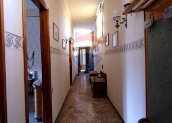 Hall / corridoio - Casa indipendente Via Verdi
 
44, Caserta - foto 19