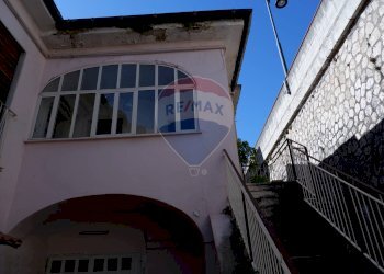 Edificio all\'aperto - Casa indipendente Via Verdi
 
44, Caserta - foto 26