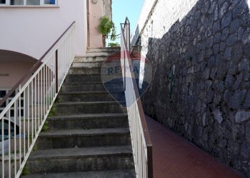 Scale - Casa indipendente Via Verdi
 
44, Caserta - foto 28