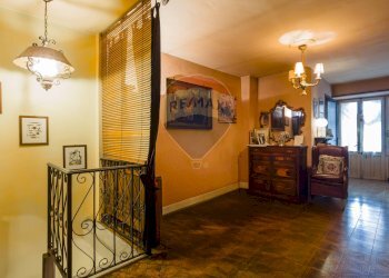 Hall / corridoio - Semi-detached house via giotto
 
7, Trana - photo 13