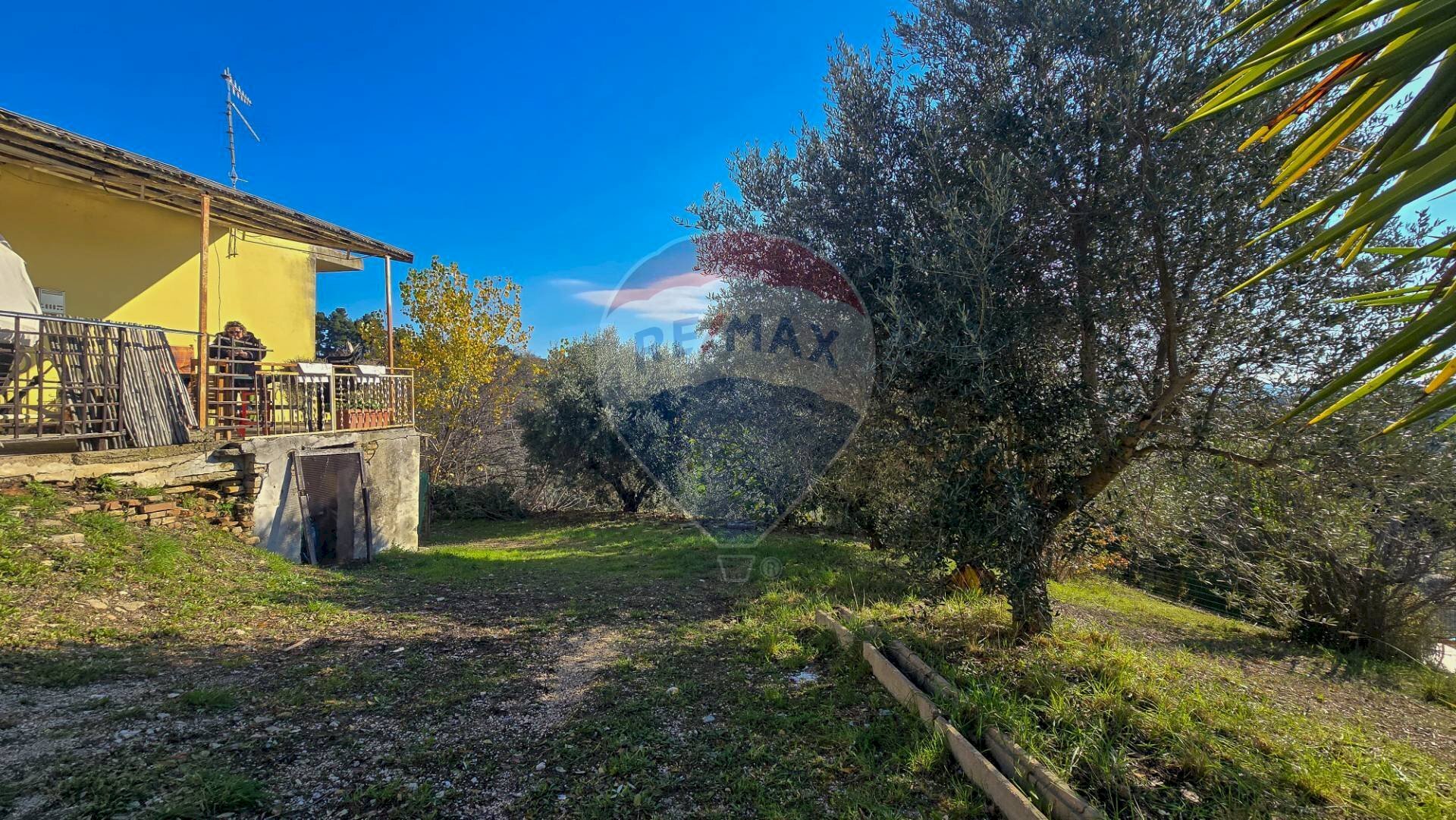 Giardino - Semi-detached house Via Valle Monte
 
1, Spoltore - photo 1