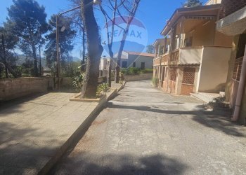 Edificio all\'aperto - Trilocale Contrada traversa sp 16 km 11, 28, Ventimiglia di Sicilia - foto 5