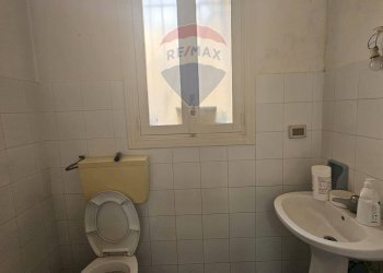 Bagno - Commercial Activity corso butera
 
83, Bagheria - photo 6