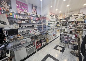 Dispensa di stoccaggio - Commercial Activity corso butera
 
83, Bagheria - photo 15