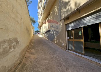 Edificio all\'aperto - Locale Commerciale via B. Mattarella
 
175, Bagheria - foto 16