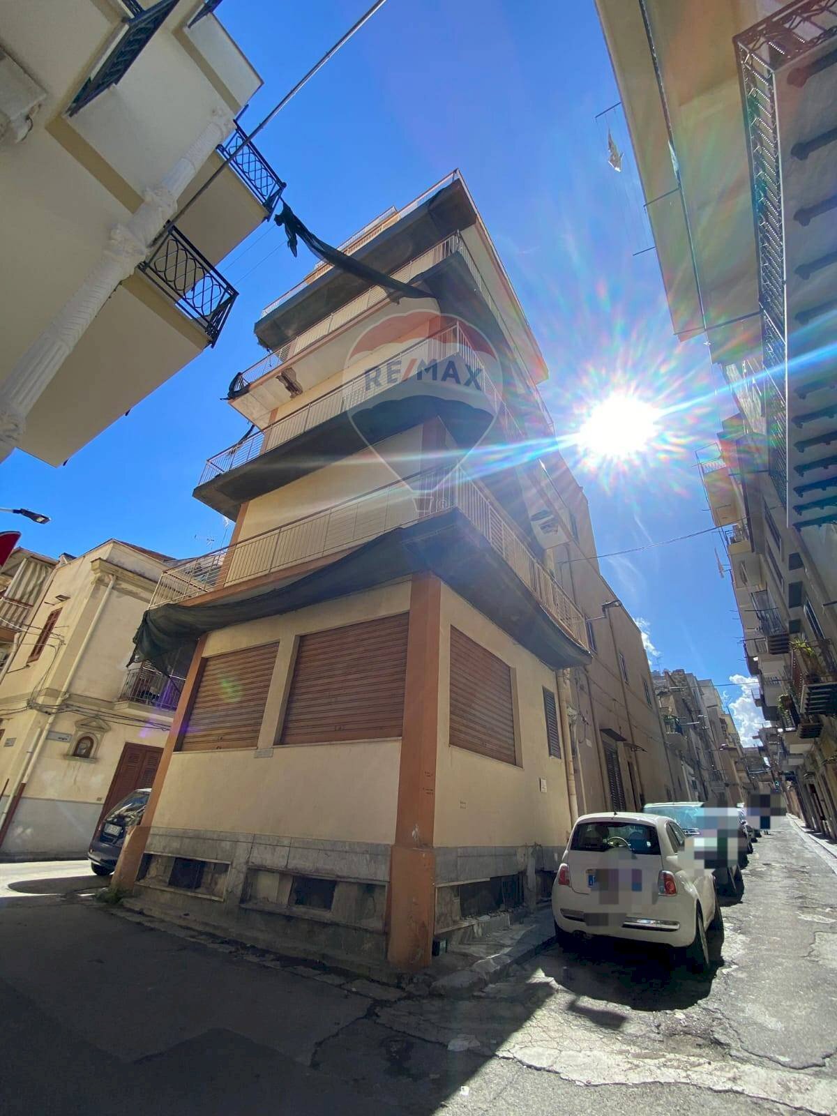 Edificio all\'aperto - Casa indipendente Via Aiello
 
11, Bagheria - foto 1