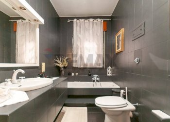 Bagno - Quadrilocale via padre la rocca
 
17, Ficarazzi - foto 16