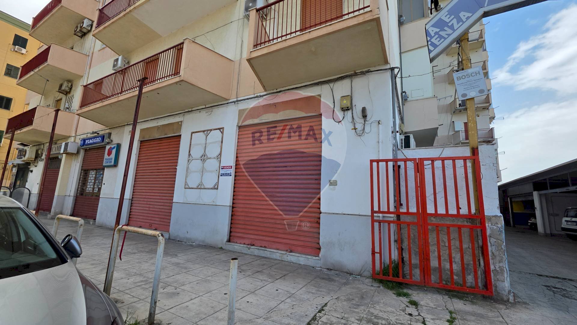 Edificio all\'aperto - Negozio Via Oreto
 
311, Palermo - foto 3