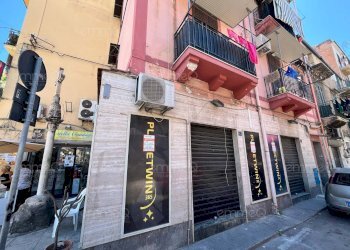 Foto 1 - Locale Commerciale via villagrazia
 
1 - 2 A, Palermo - foto 1