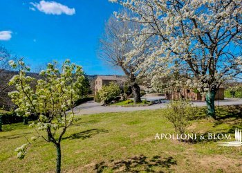 Casale Piazza Garibaldi, 11, Cetona - foto 1