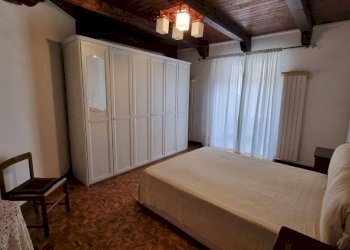 Camera da letto - Trilocale corso Valsesia, 66, Gattinara - foto 31