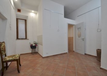 Shop SS 153, 36, Pienza - photo 9