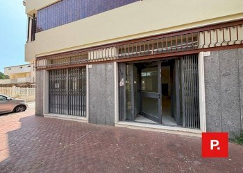 Foto 2 - Locale Commerciale via lupoli, Caserta - foto 2