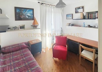 Camera da letto - Appartamento via Giovan Battista Pergolesi, 13, Genova (zona Sampierdarena) - foto 18