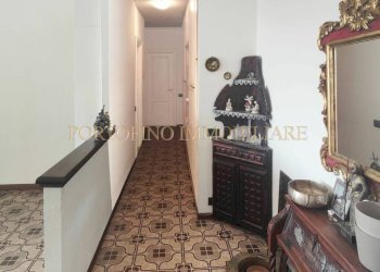 Corridoio - Appartamento via Giovan Battista Pergolesi, 13, Genova (zona Sampierdarena) - foto 32