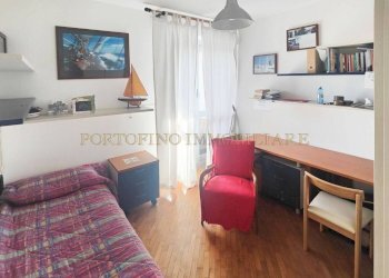 Camera da letto - Appartamento via Giovan Battista Pergolesi, 13, Genova (zona Sampierdarena) - foto 5