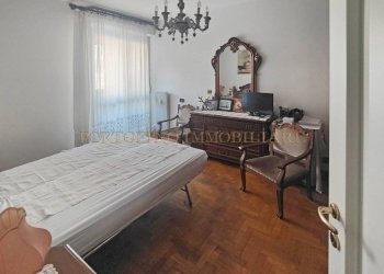 Camera da letto - Appartamento via Giovan Battista Pergolesi, 13, Genova (zona Sampierdarena) - foto 21