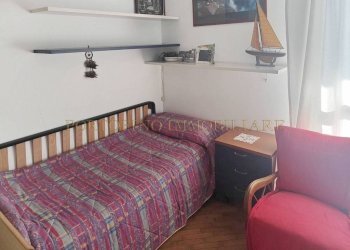 Camera da letto - Appartamento via Giovan Battista Pergolesi, 13, Genova (zona Sampierdarena) - foto 34