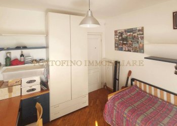 Camera da letto - Appartamento via Giovan Battista Pergolesi, 13, Genova (zona Sampierdarena) - foto 35
