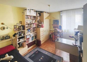 Camera da letto - Appartamento via Giovan Battista Pergolesi, 13, Genova (zona Sampierdarena) - foto 37