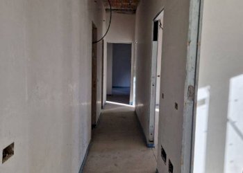 Corridoio - Quadrilocale viale Luigi Borri, 134, Varese - foto 10