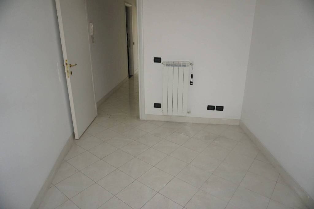 Ingresso - Trilocale via Milano, Genova (zona Sampierdarena) - foto 3