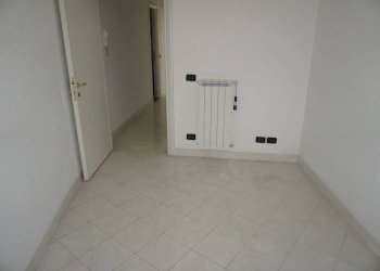 Ingresso - Trilocale via Milano, Genova (zona Sampierdarena) - foto 3