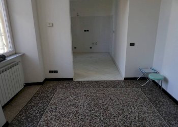 Soggiorno - Trilocale via Milano, Genova (zona Sampierdarena) - foto 5
