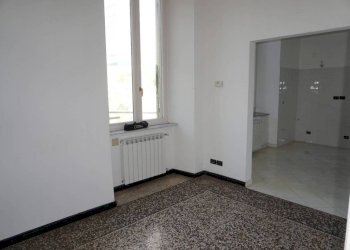 Soggiorno - Trilocale via Milano, Genova (zona Sampierdarena) - foto 6