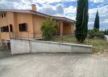 Facciata - Villa via Giovanni Boccaccio, Nerola - foto 17