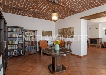 Stanza arredata - Villa Collina San Defendente, 66, Ferrere - foto 7