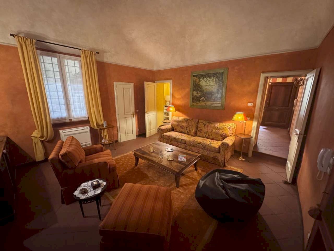 soggiorno - Bilocale via Santo Stefano, Bologna (zona Centro Storico) - foto 1