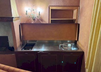 cucina a vista - Bilocale via Santo Stefano, Bologna (zona Centro Storico) - foto 7