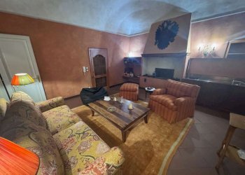 soggiorno - Bilocale via Santo Stefano, Bologna (zona Centro Storico) - foto 8