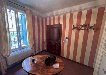 ingresso arredabile - Bilocale via Santo Stefano, Bologna (zona Centro Storico) - foto 9