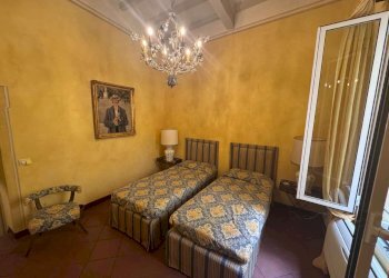 camera da letto - Bilocale via Santo Stefano, Bologna (zona Centro Storico) - foto 12