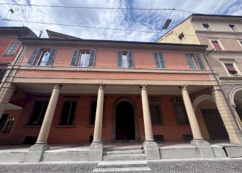 facciata - Bilocale via Santo Stefano, Bologna (zona Centro Storico) - foto 21