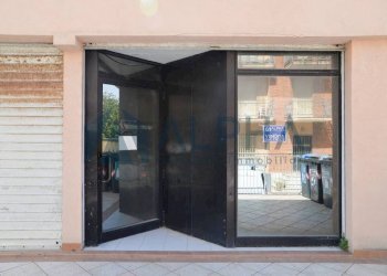 Ingresso - Negozio viale Comacchio, Rimini - foto 1