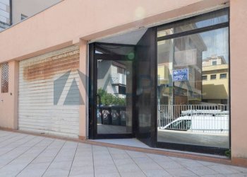 Facciata - Negozio viale Comacchio, Rimini - foto 2