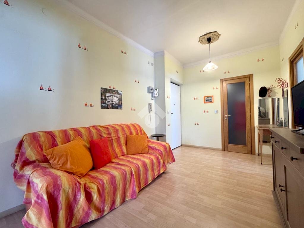 Four-room apartment Via Leonardo Da Vinci, Alassio - photo 1
