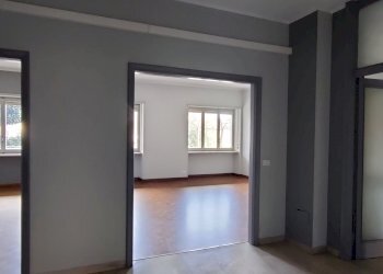 Salone - Appartamento via Millefonti, 39, Torino (zona Nizza Millefonti) - foto 2