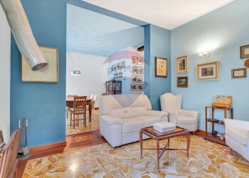 Soggiorno - Casa indipendente Via Cesare Battisti
 
9, Gerenzano - foto 10